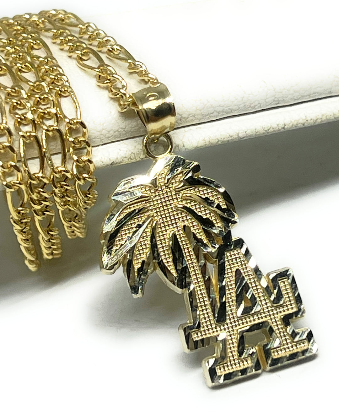 ロサンゼルス　LA ネックレス　ゴールド 10k Solid Gold 