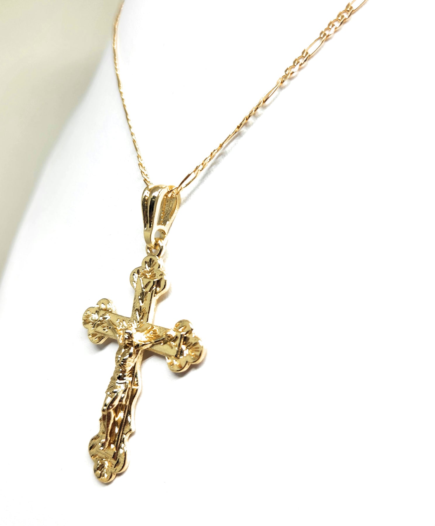 Solid 14K Yellow Gold Jesus Crucifix Oval Diamond-Cut Medal Pendant Necklace Solid 14K Yellow Gold Jesus Crucifix Oval Diamond-Cut Medal Pendant Necklace