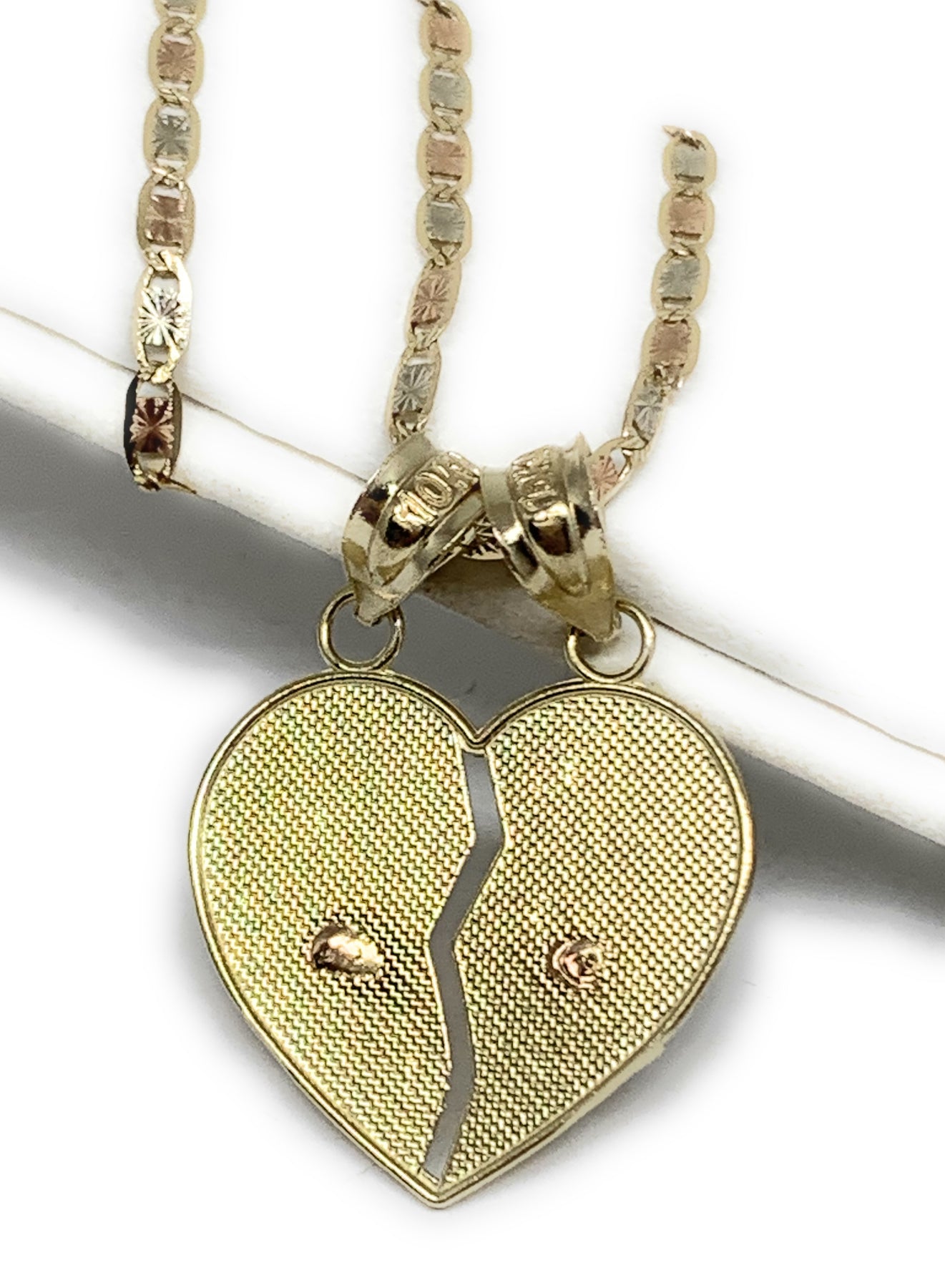 10k oro sólido amarillo y "Te Amo" corazón partido colgante c – Fran Co Jewelry