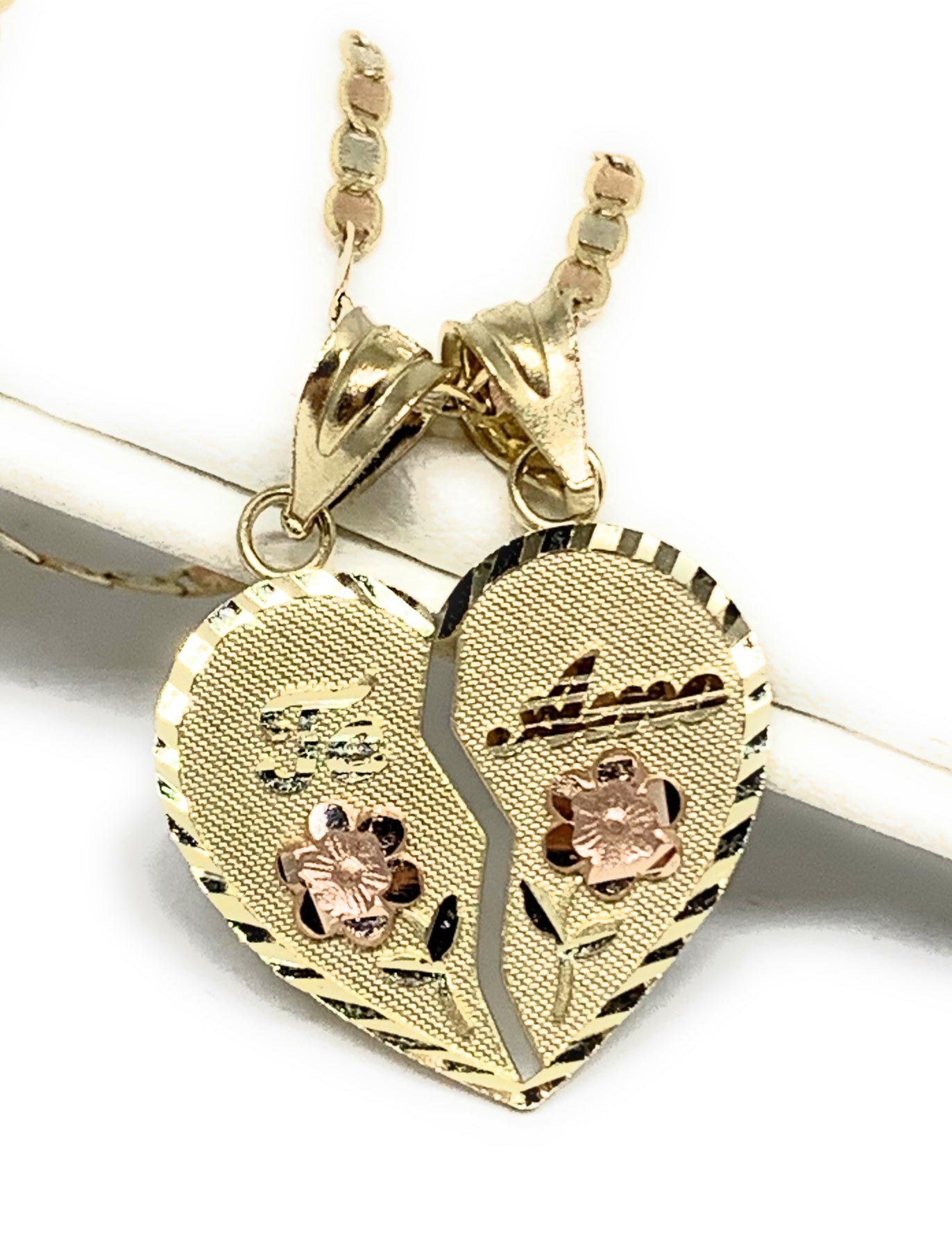 10k oro sólido amarillo y "Te Amo" corazón partido colgante c – Fran Co Jewelry